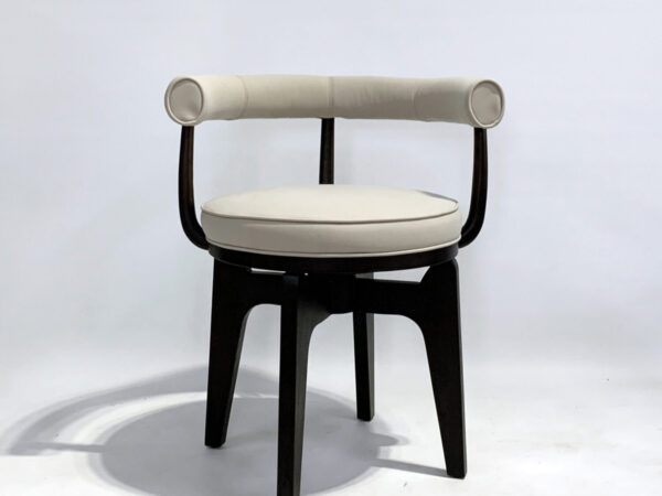 F083實木弧形扶手餐椅